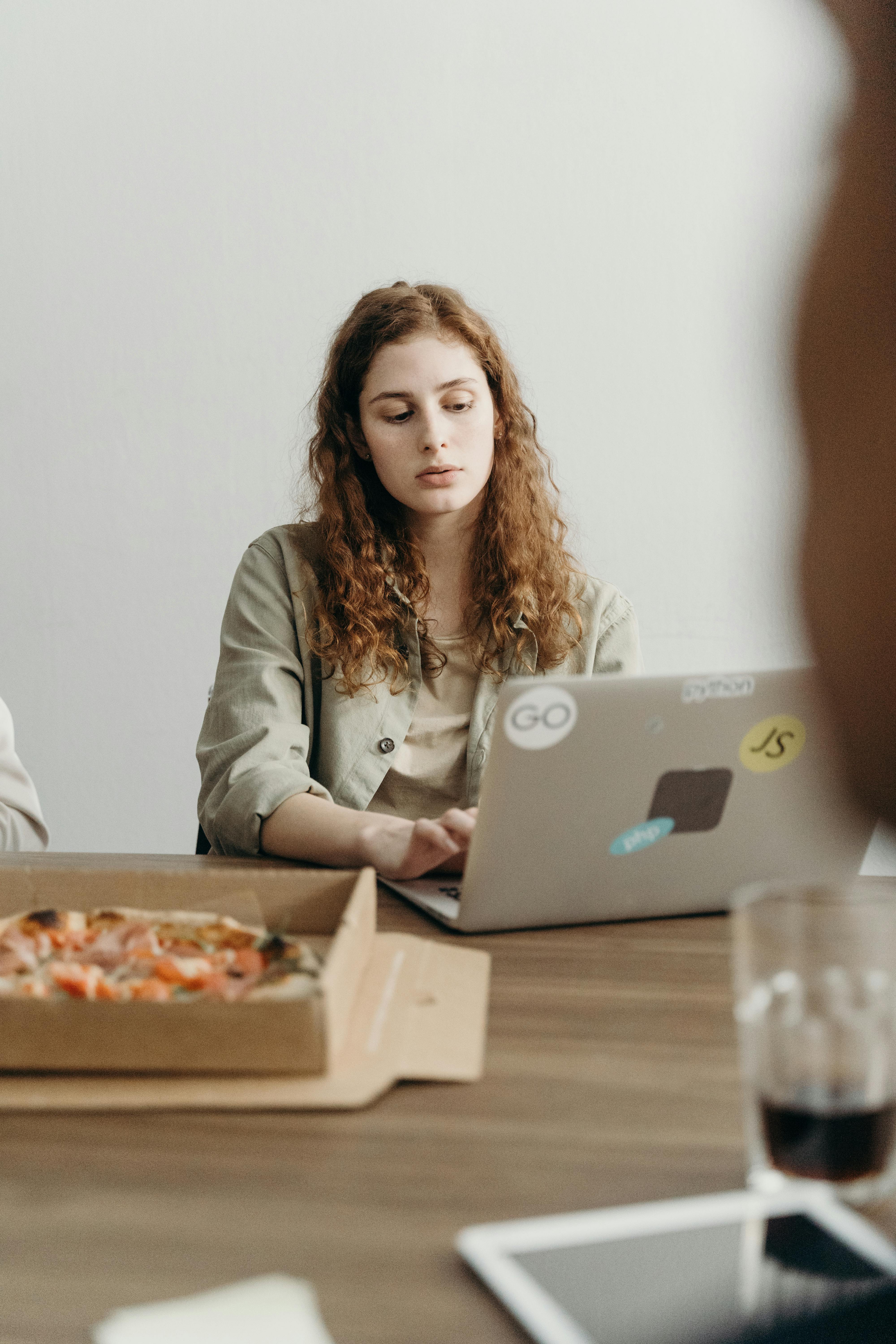 Private Client Chat for Web Designers: Why Direct Communication Transforms the Squarespace Design Process